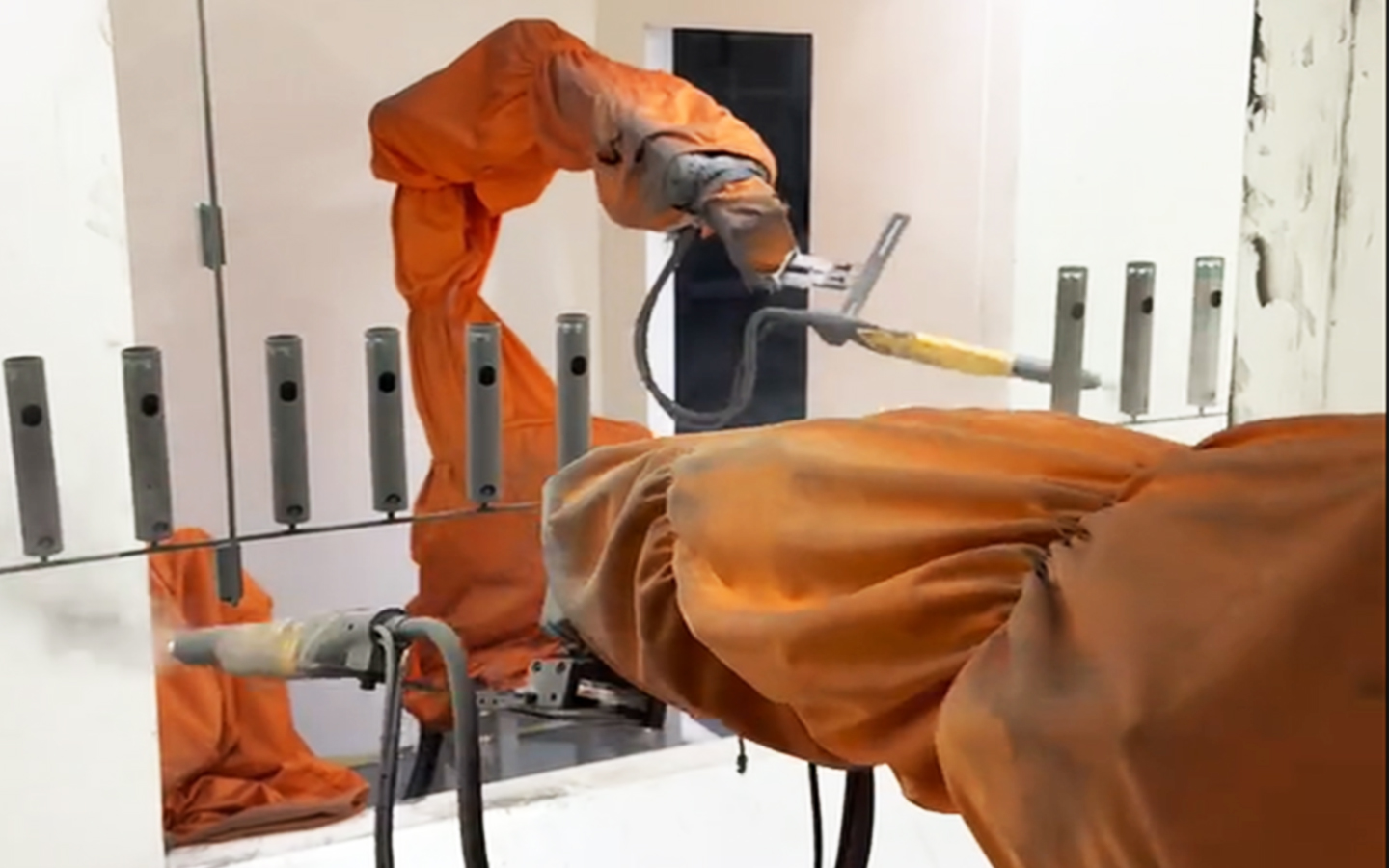 免编程喷涂机器人在五金厂喷涂作业中的应用探索