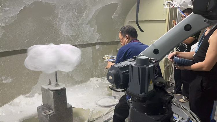 自动喷涂机器人在蚕丝罩喷涂作业中的应用探索